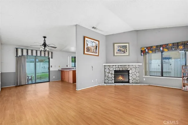 $425,000 | 407 Westminster Drive, San Jacinto, CA 92583