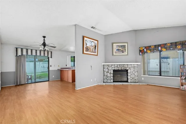 $425,000 | 407 Westminster Drive, San Jacinto, CA 92583