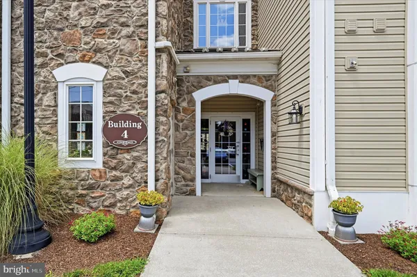 $295,000 | 421 Creekside Drive, Brookhaven, PA 19015