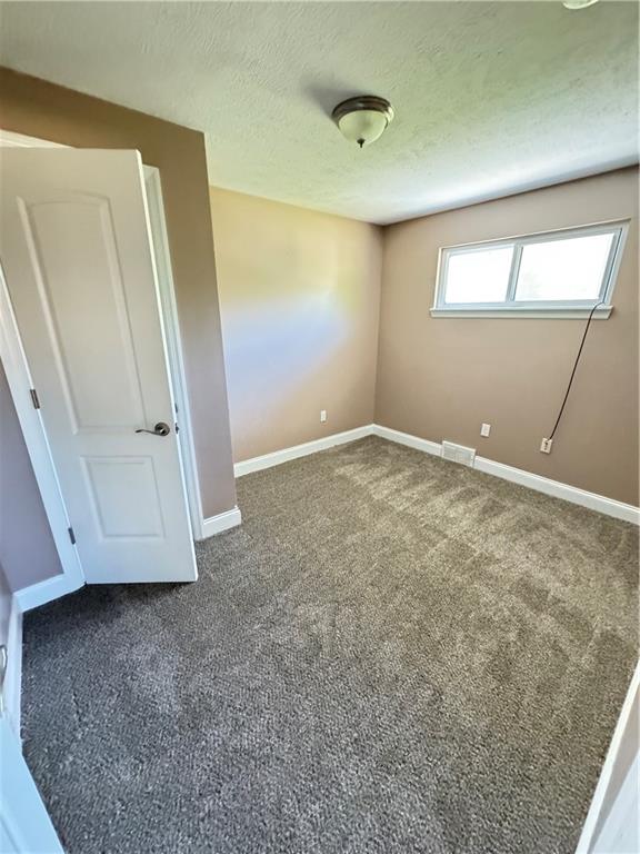158 Drake Road Bethel Park, PA 15102 - Photo 8 of 19 Gallery Image 8