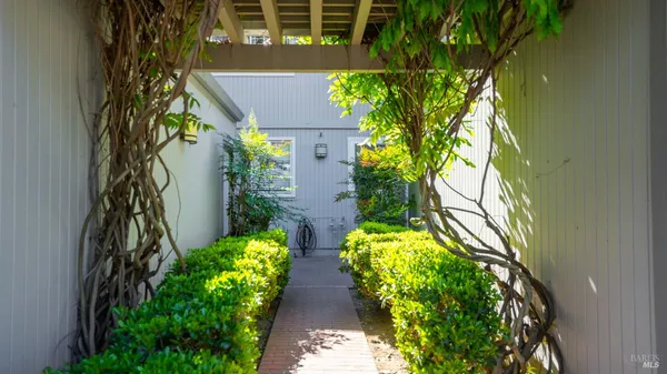 $420,000 | 312 Blanchard Lane, Benicia, CA 94510