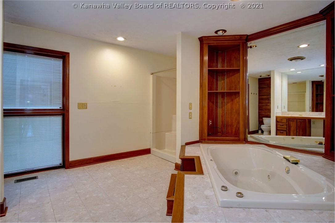 1409 Stonehenge Road Charleston, WV 25314 - Photo 25 of 45 Gallery Image 25