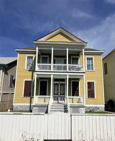 $1,050 | 1614 Market Street, Unit 4, Galveston, TX 77550