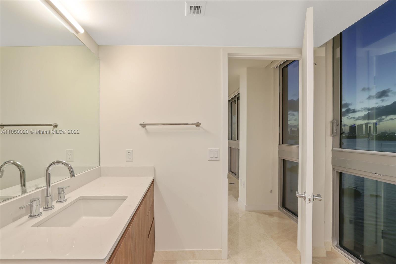1504 Bay Road, Unit N0915 Miami Beach, FL 33139 - Photo 38 of 94