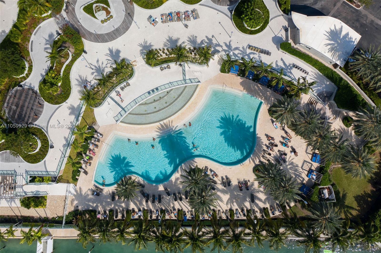 1504 Bay Road, Unit N0915 Miami Beach, FL 33139 - Photo 61 of 94 an aerial view of an outdoor space