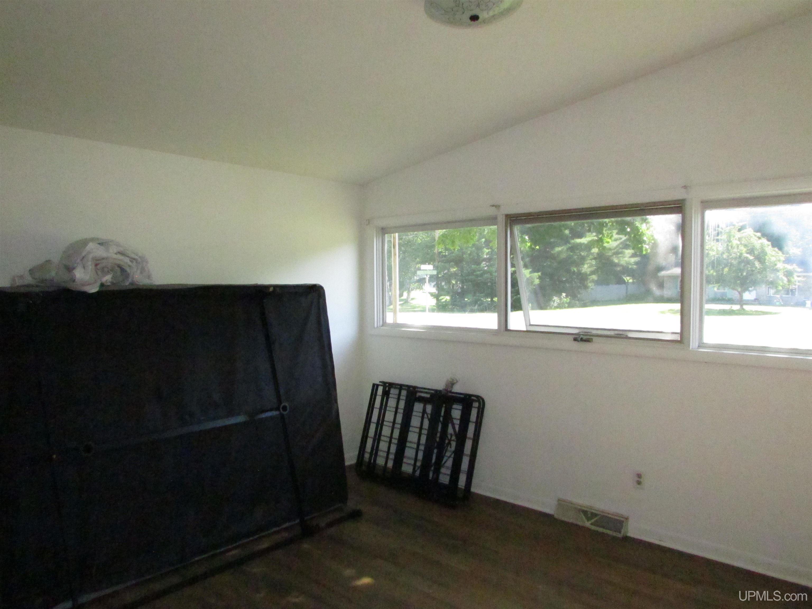 N6379 Alger Heights Road Munising, MI 49862 - Photo 10 of 32 Gallery Image 10