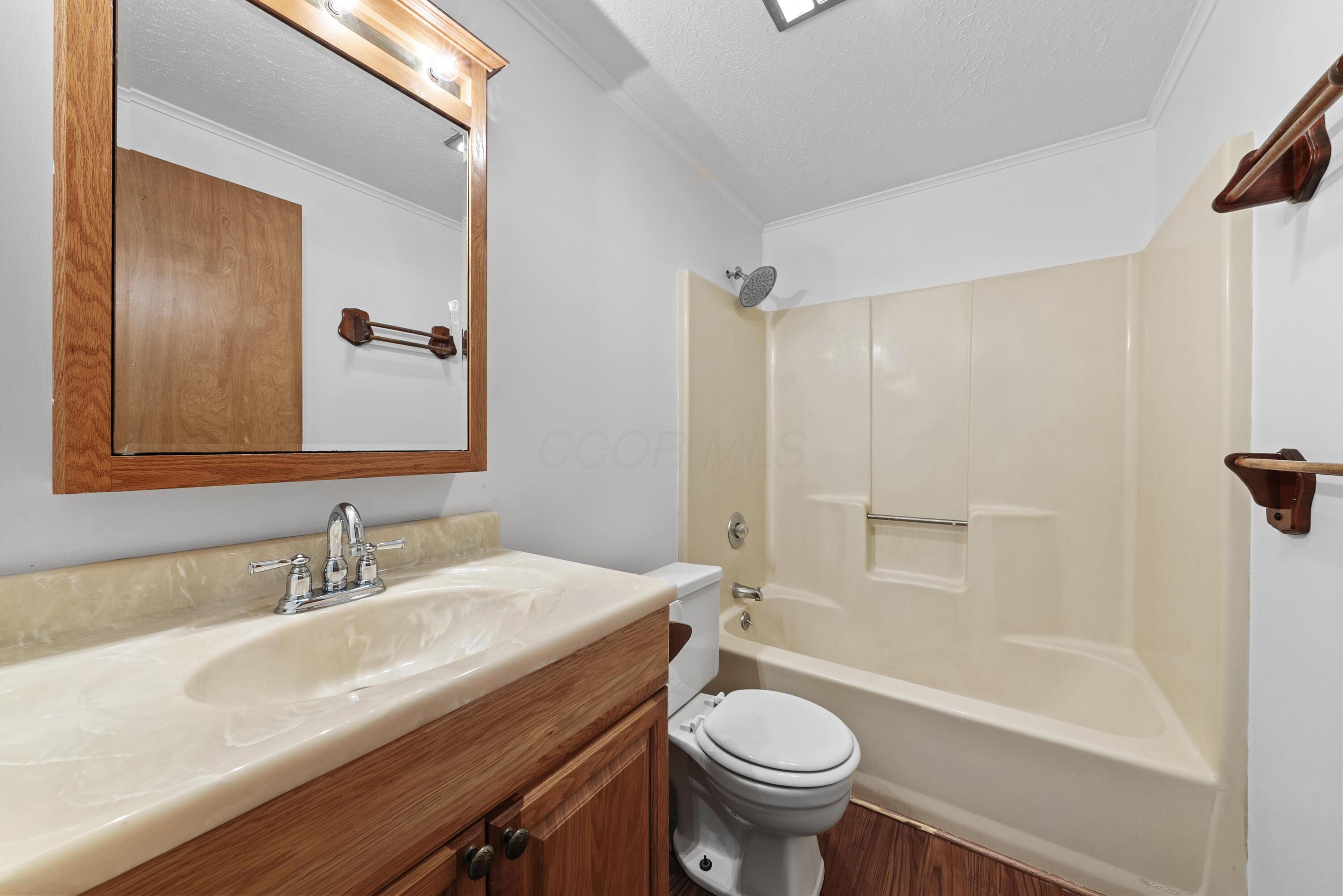 8106 Clouse Road New Albany, OH 43054 - Photo 18 of 47 First Floor Bathroom