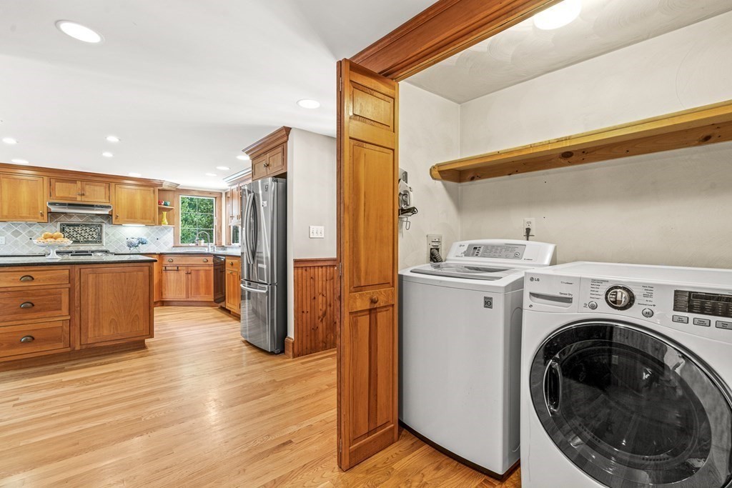 138 Chestnut Street North Reading, MA 01864 - Photo 12 of 34
