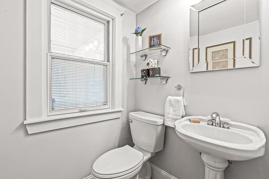 138 Chestnut Street North Reading, MA 01864 - Photo 19 of 34