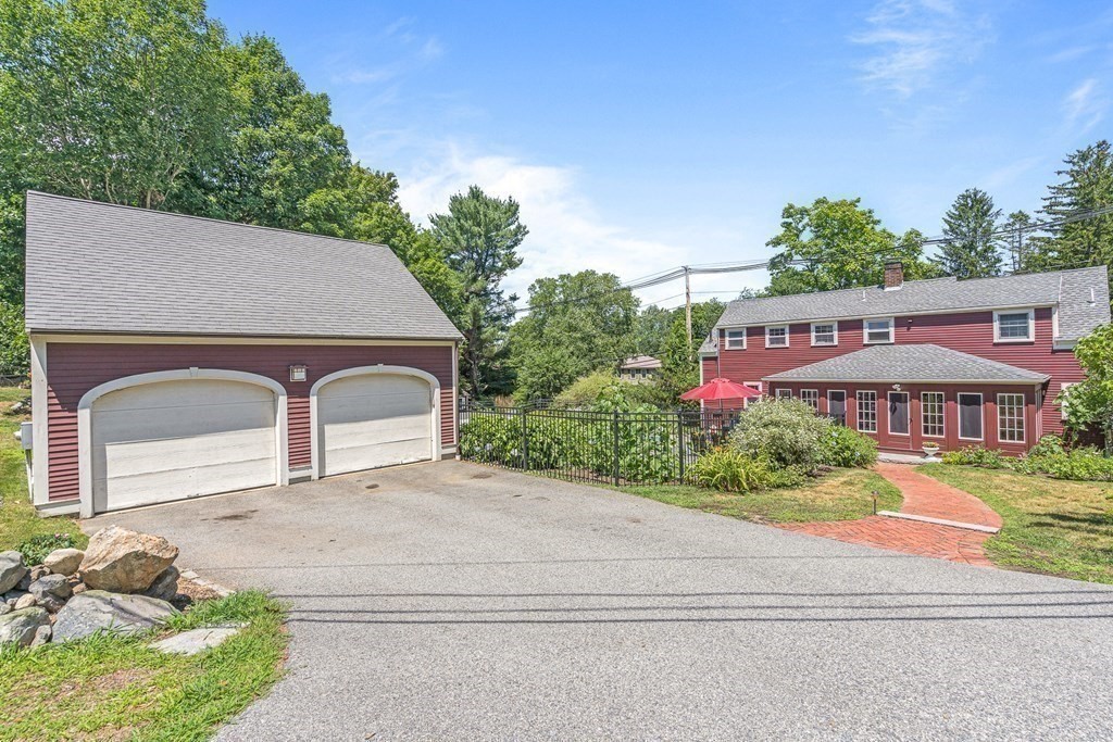 138 Chestnut Street North Reading, MA 01864 - Photo 27 of 34