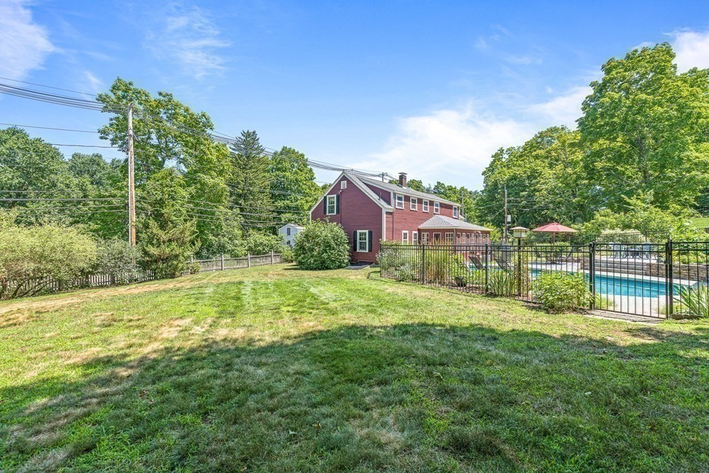 138 Chestnut Street North Reading, MA 01864 - Photo 28 of 34
