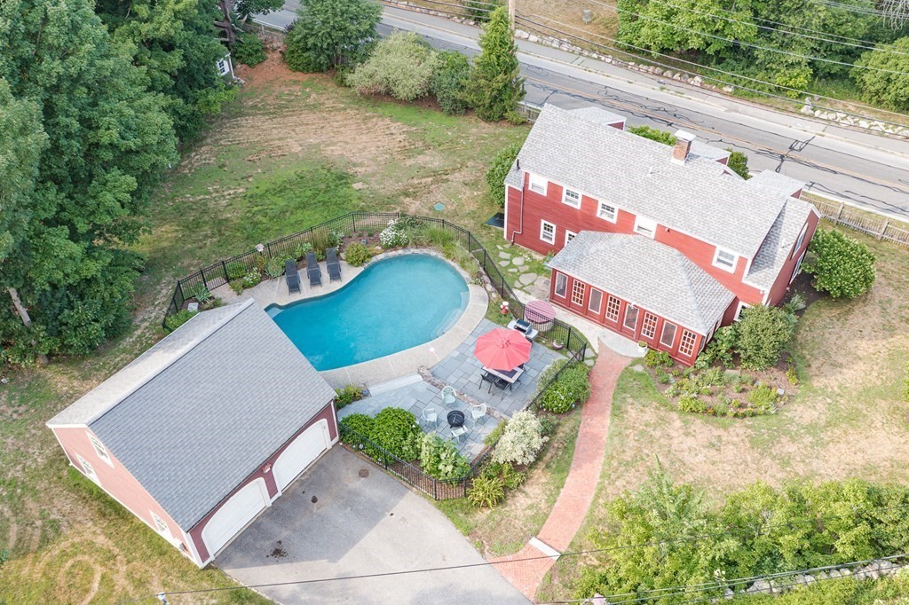 138 Chestnut Street North Reading, MA 01864 - Photo 4 of 34
