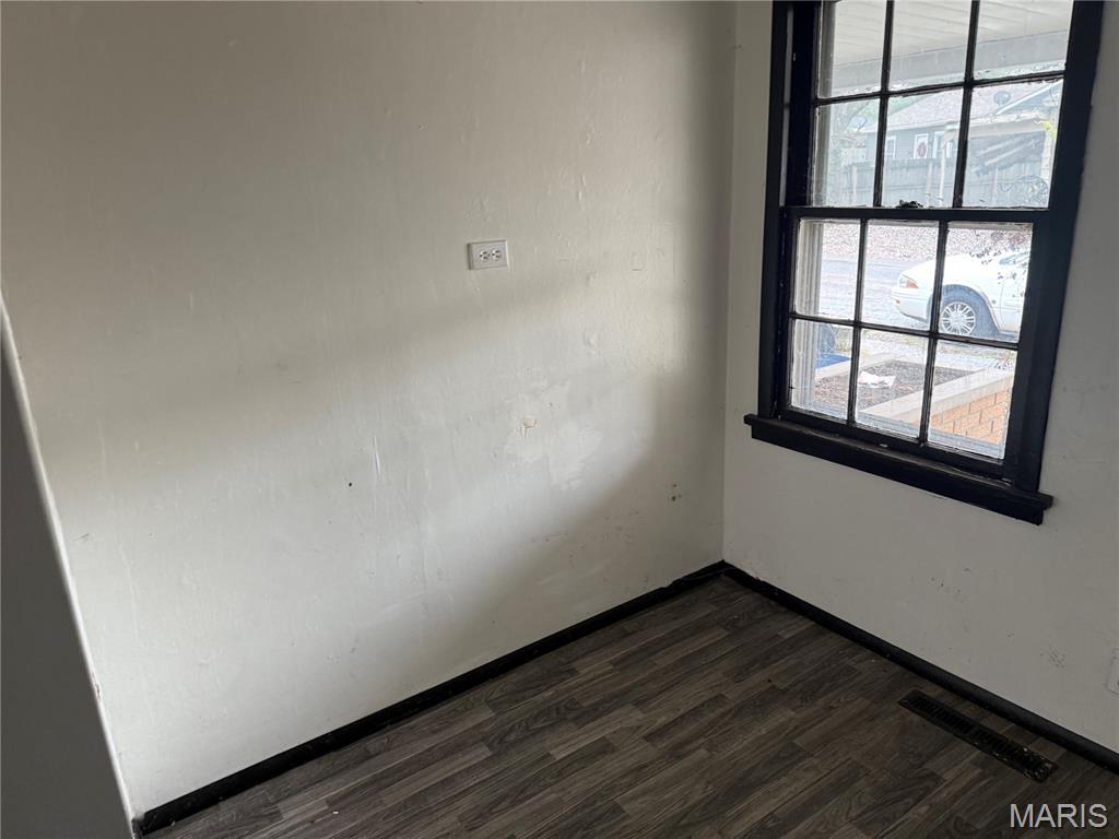 11 B Lane Herrin, IL 62948 - Photo 6 of 13