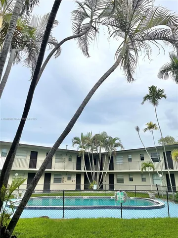 $190,000 | 3901 Southwest 112th Avenue, Unit 46, Miami, FL 33165