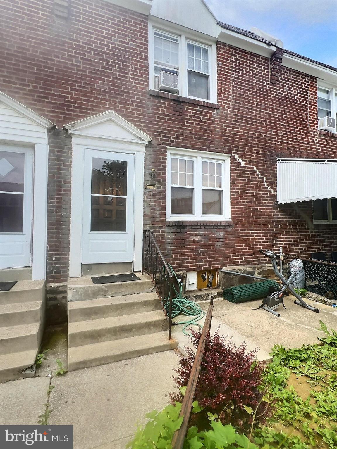 1374 Edgehill Road Darby, PA 19023 - Photo 2 of 4