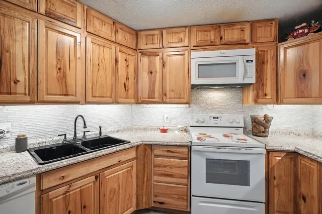 $275,000 | 9020 North Country Homes Boulevard, Unit 23, Spokane, WA 99218