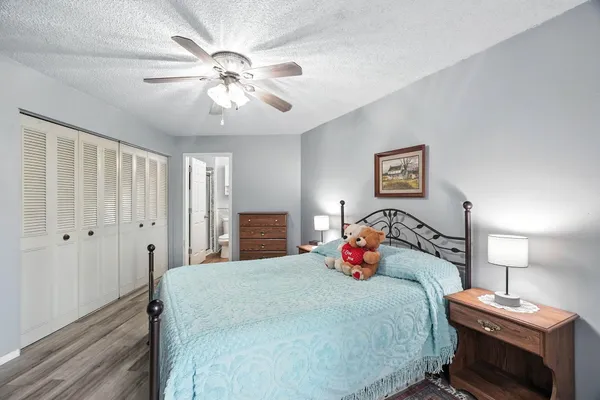 $270,000 | 9020 North Country Homes Boulevard, Unit 23, Spokane, WA 99218