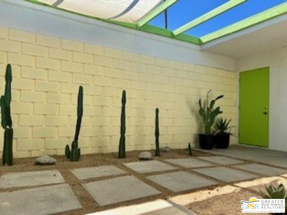 2033 Ramon Road, Unit 20 Palm Springs, CA 92264 - Photo 11 of 29 Gallery Image 11