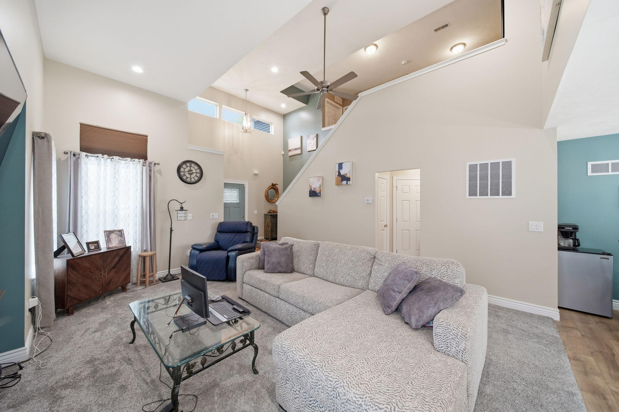 5178 Stone River Road Jackson, MI 49201 - Photo 22 of 41 Living Room