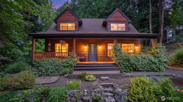 $949,950 | 14422 200th Avenue Southeast, Renton, WA 98059