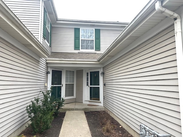 20 Stonegate Court, Unit 20 Algonquin, IL 60102 - Photo 3 of 19