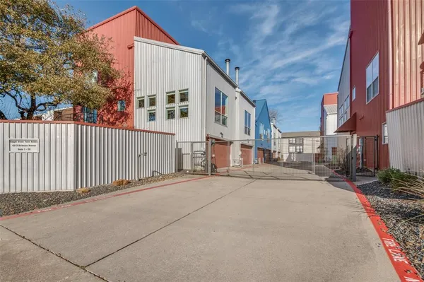 $3,500 | 4213 Dickason Avenue, Unit 13, Dallas, TX 75219