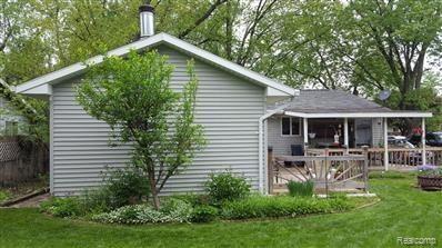 3039 Gerald Avenue Rochester Hills, MI 48307 - Photo 3 of 12