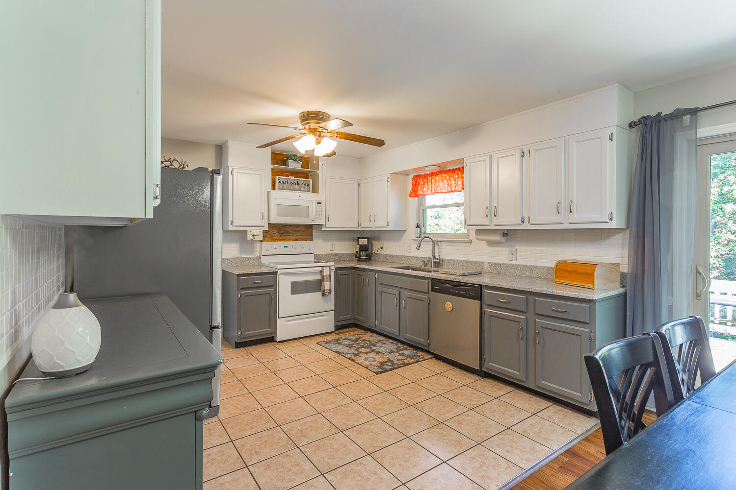 66 Edgemond Circle Ringgold, GA 30736 - Photo 13 of 38 66 Edgemon Cir HD-17