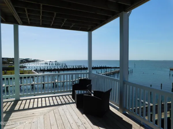 $2,500 | 142 South Ferry Dock Road, Unit A, Harkers Island, NC 28531