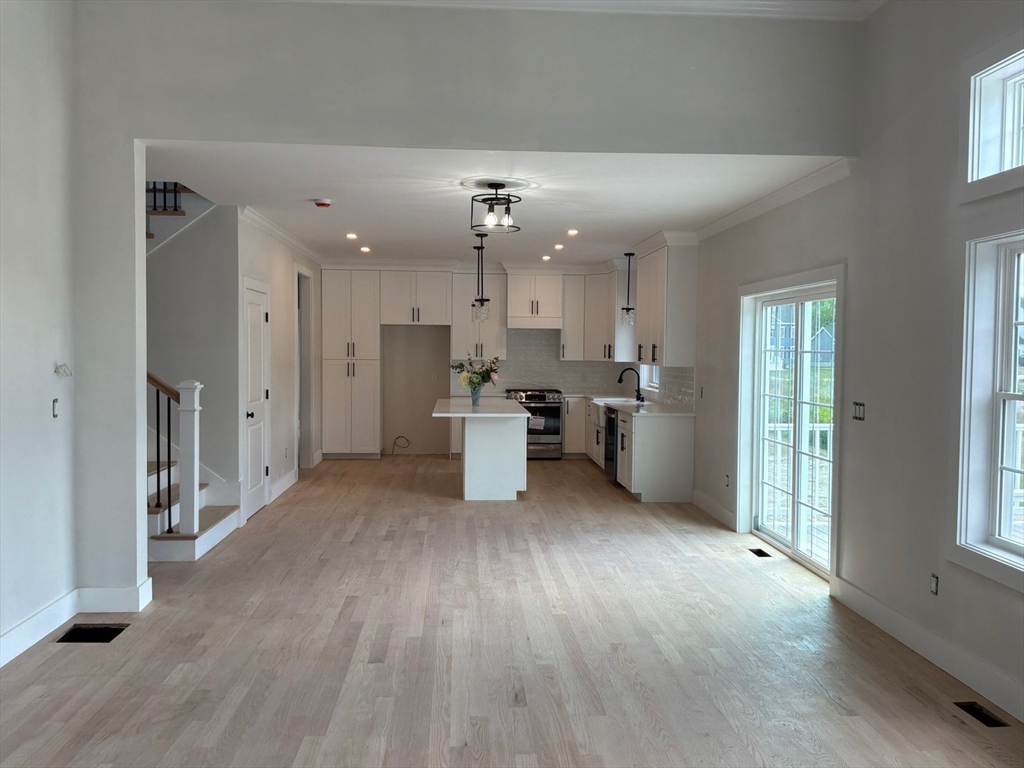 10 April Way Millis, MA 02054 - Photo 2 of 15