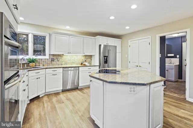 $1,325,000 | 13880 Kennard Drive, Glenelg, MD 21737