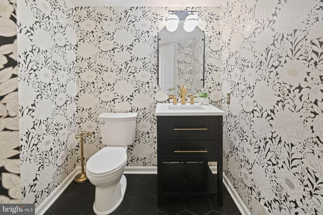 $1,325,000 | 13880 Kennard Drive, Glenelg, MD 21737