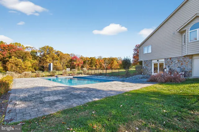 $1,325,000 | 13880 Kennard Drive, Glenelg, MD 21737
