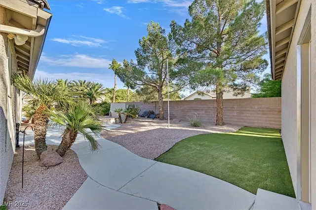 $5,000 | 7221 Sandy Plains Avenue, Las Vegas, NV 89131