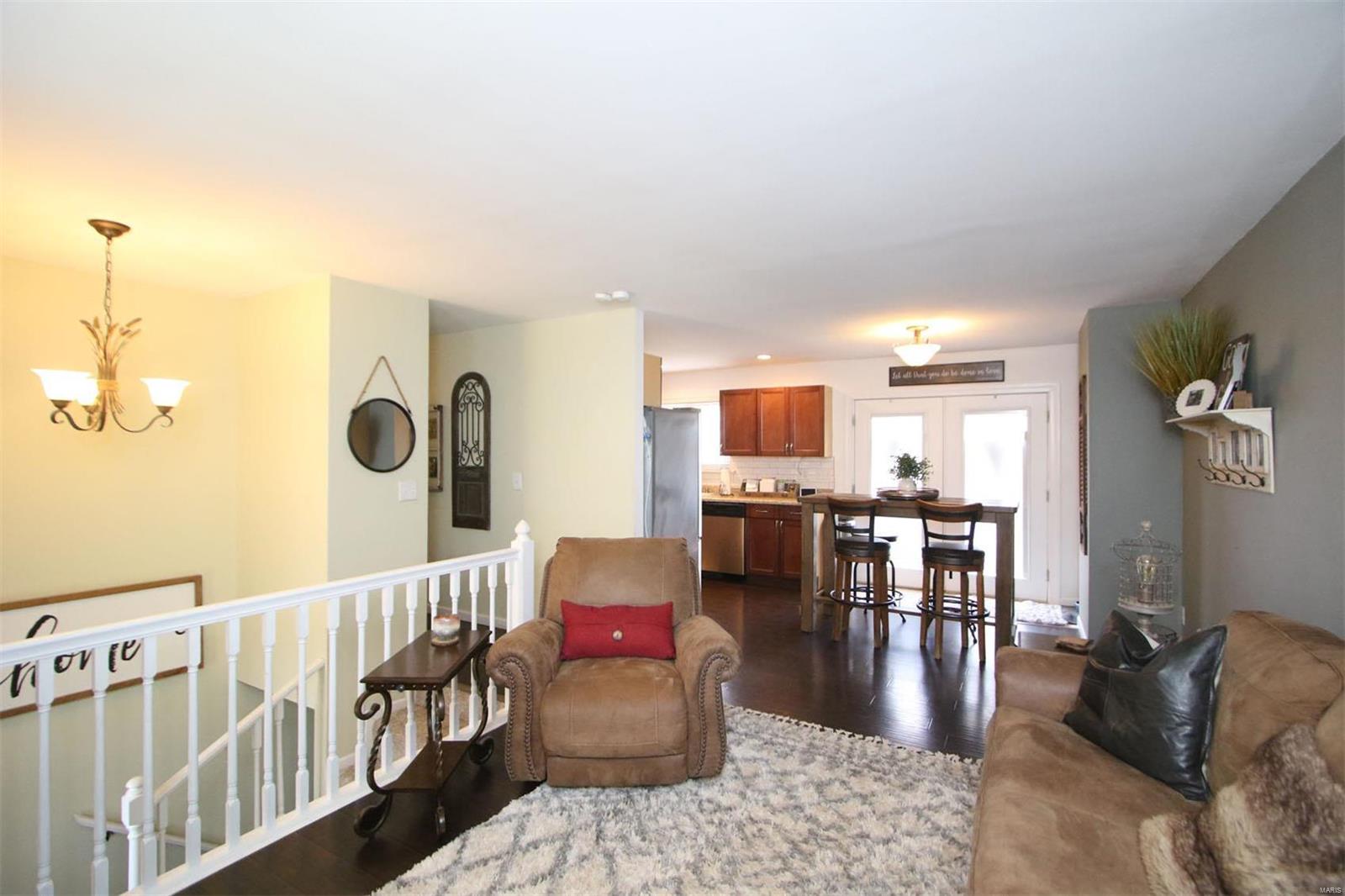 6018 Roach Road Godfrey, IL 62035 - Photo 5 of 36