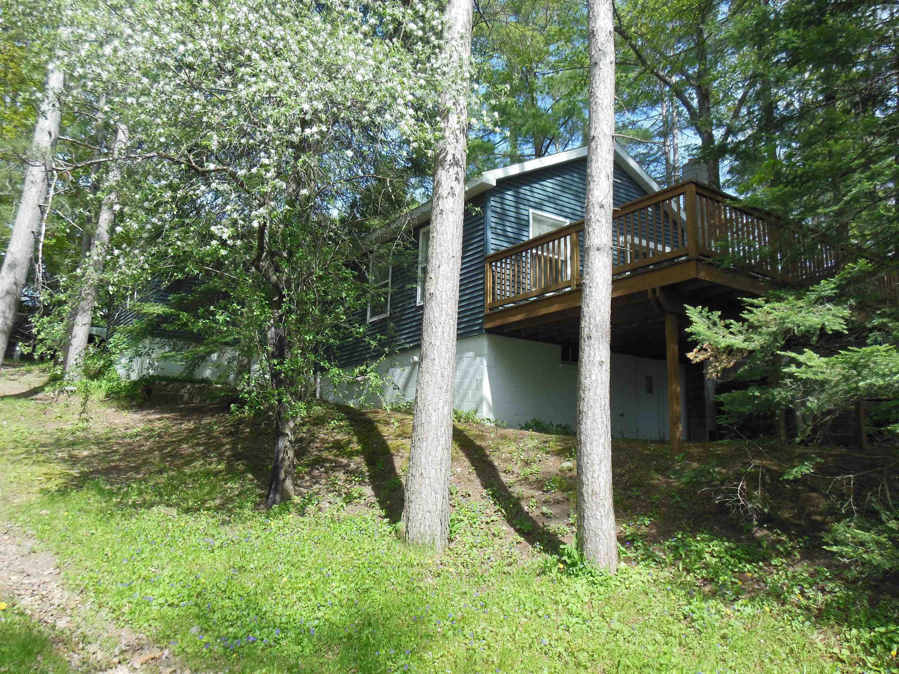 302 Ridge Road Harrison, MI 48625 - Photo 7 of 31