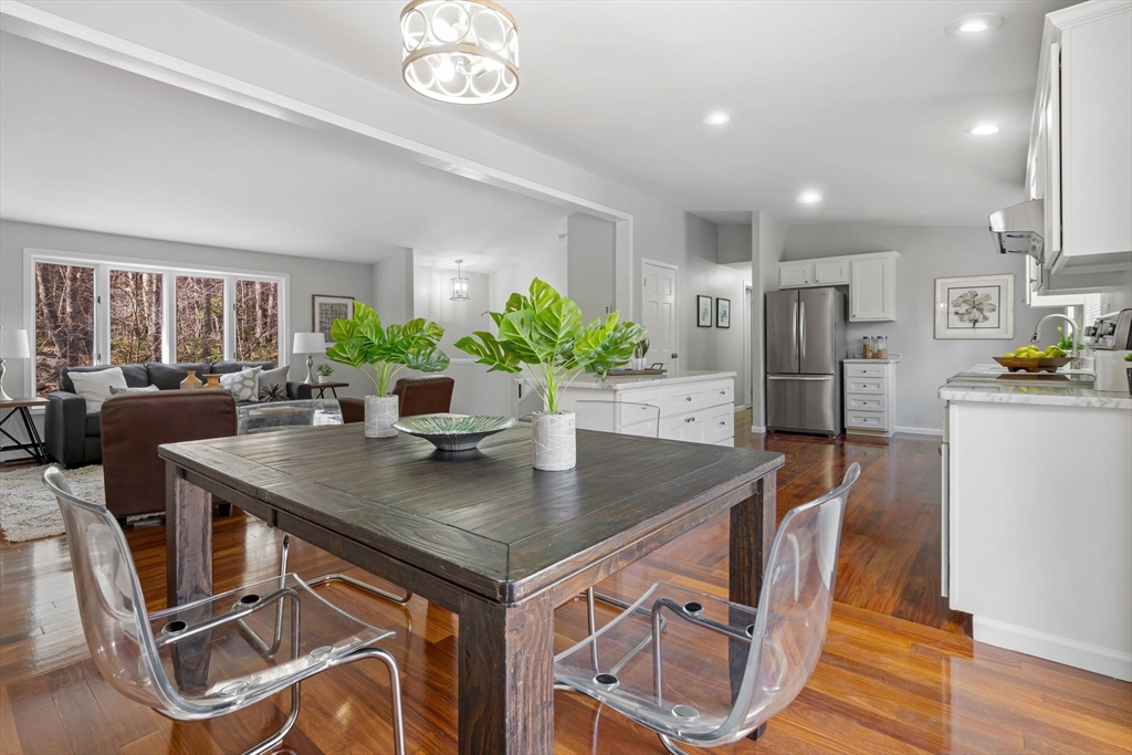 41 Casey Road Spencer, MA 01562 - Photo 12 of 39 a kitchen with a table and chairs