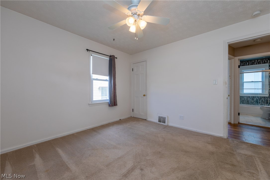 1461 Sunset Road Cleveland, OH 44124 - Photo 10 of 29