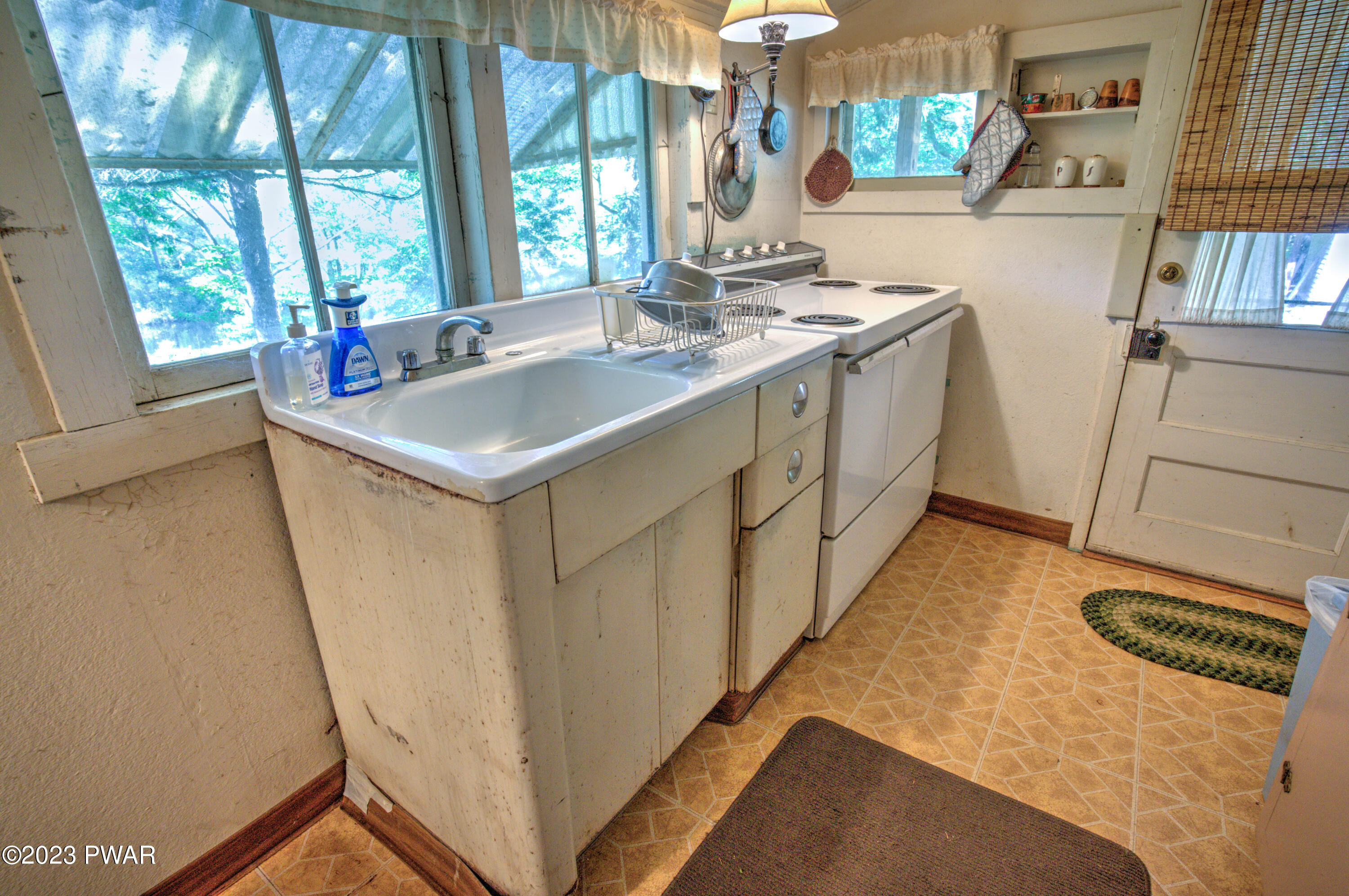 128 Falls Road Dingmans Ferry, PA 18328 - Photo 10 of 31