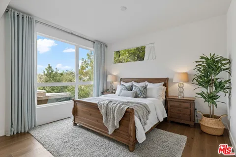 $1,400,000 | 1912 Liberty Court, Los Angeles, CA 90026