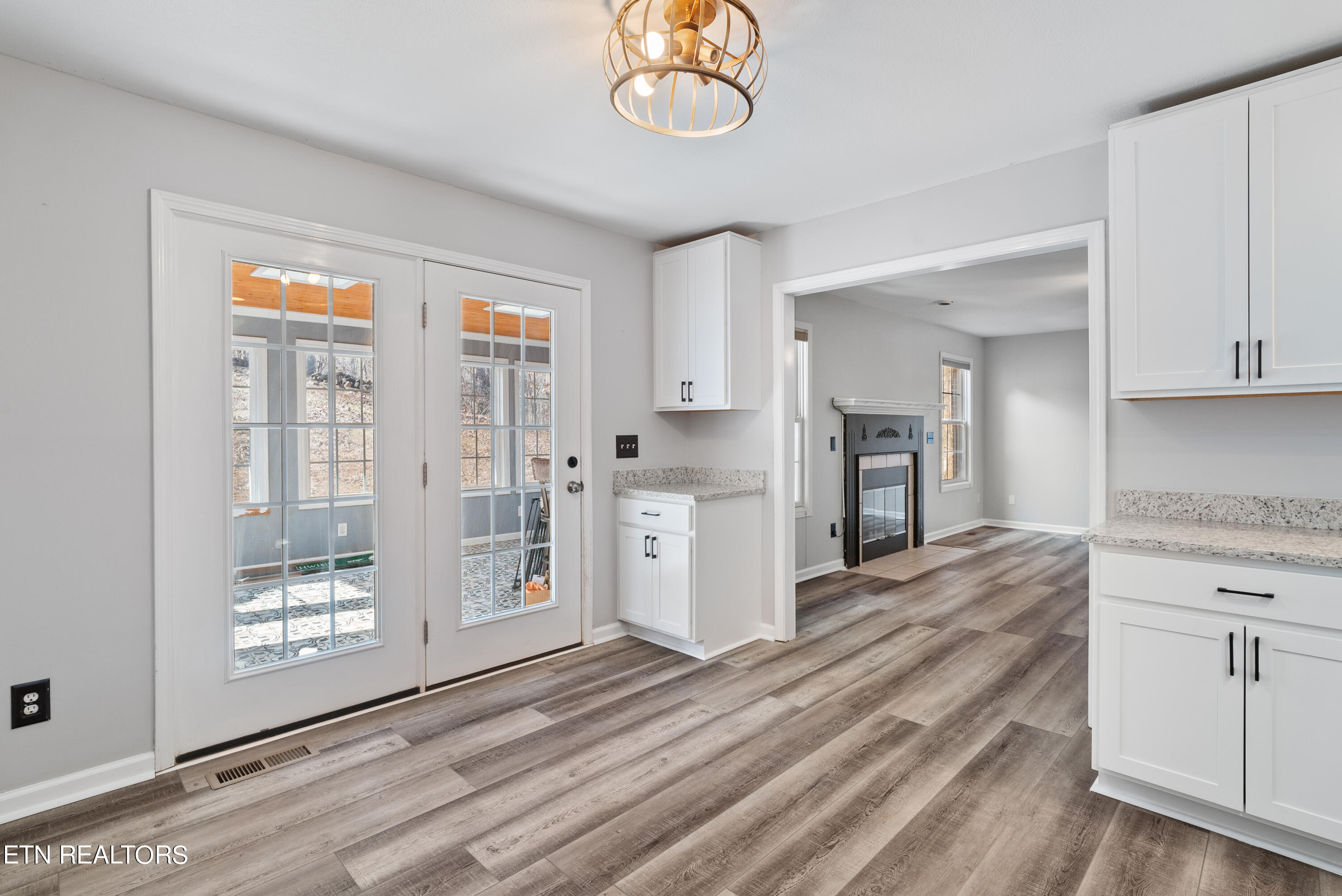 606 Knight Bridge Road Maryville, TN 37803 - Photo 8 of 44 Breakfast nook