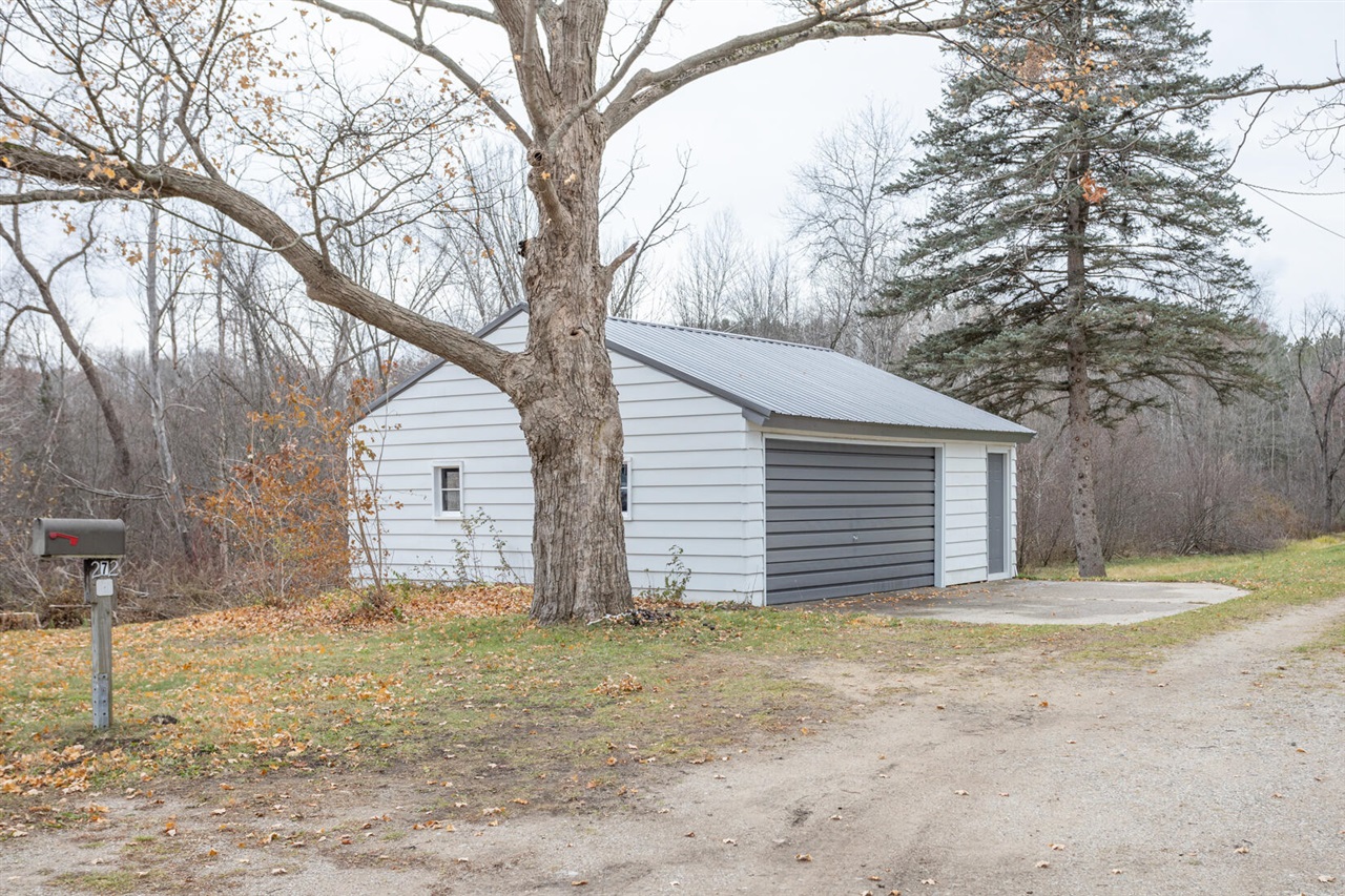 272 Scott Street Morley, MI 49336 - Photo 3 of 45