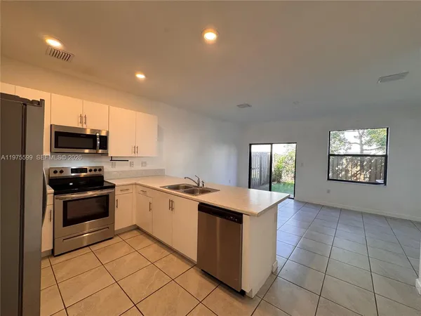 $2,500 | 11813 Southwest 246th Terrace, Unit 11813, Homestead, FL 33032