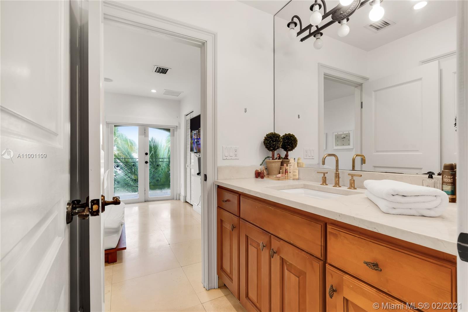 570 Hampton Lane Key Biscayne, FL 33149 - Photo 43 of 60