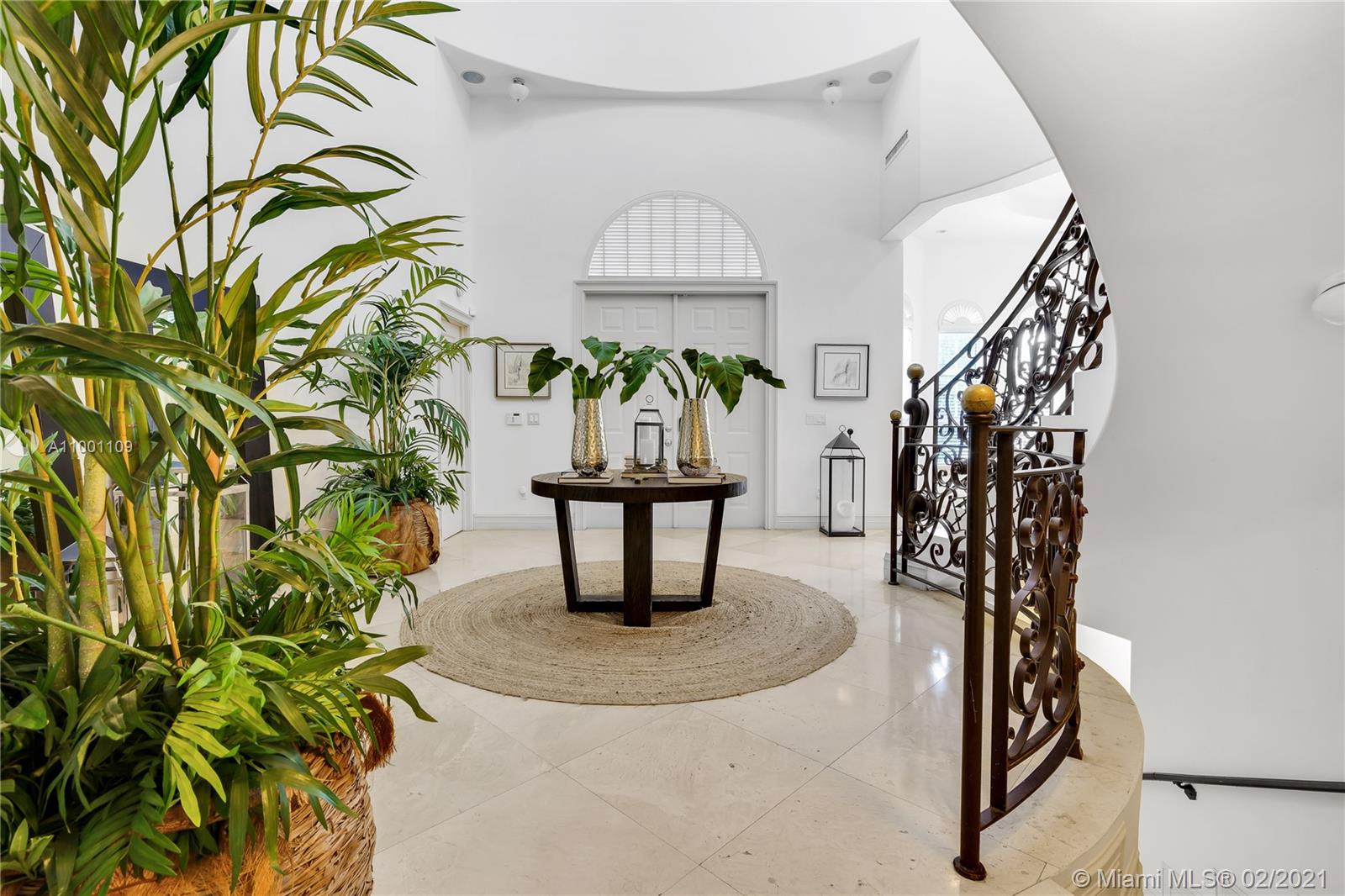 570 Hampton Lane Key Biscayne, FL 33149 - Photo 10 of 60