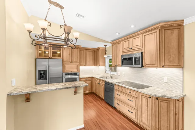 $3,000 | 5427 Sunrise Boulevard, Delray Beach, FL 33484