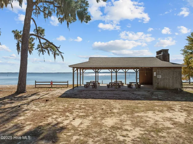 $499,000 | 100 Goose Creek Drive, Washington, NC 27889