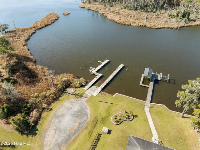 $499,000 | 100 Goose Creek Drive, Washington, NC 27889