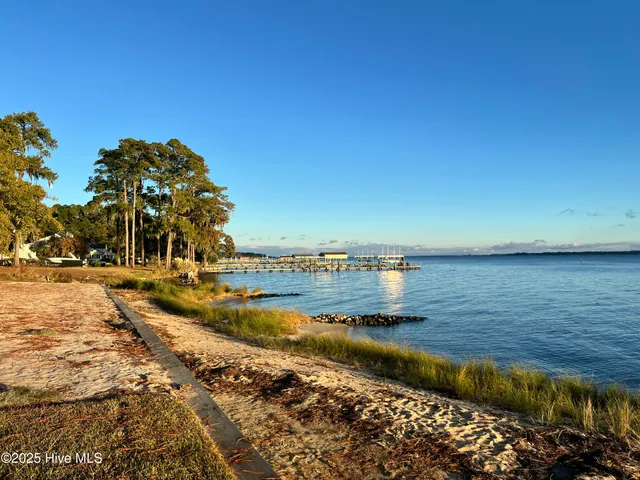 $499,000 | 100 Goose Creek Drive, Washington, NC 27889