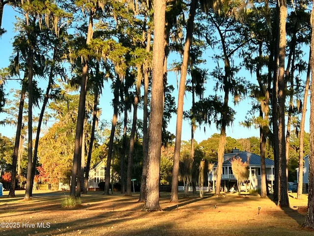 $499,000 | 100 Goose Creek Drive, Washington, NC 27889